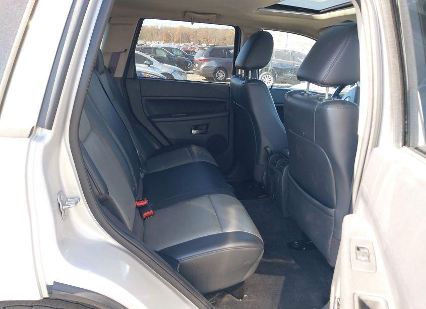 Photo 8 of 2010 Jeep Grand CHEROKEE LAREDO (VIN 1J4RR4GT3AC111303)