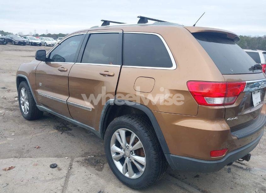 Photo 3 of 2011 Jeep Grand CHEROKEE LAREDO (VIN 1J4RR4GT3BC675311)