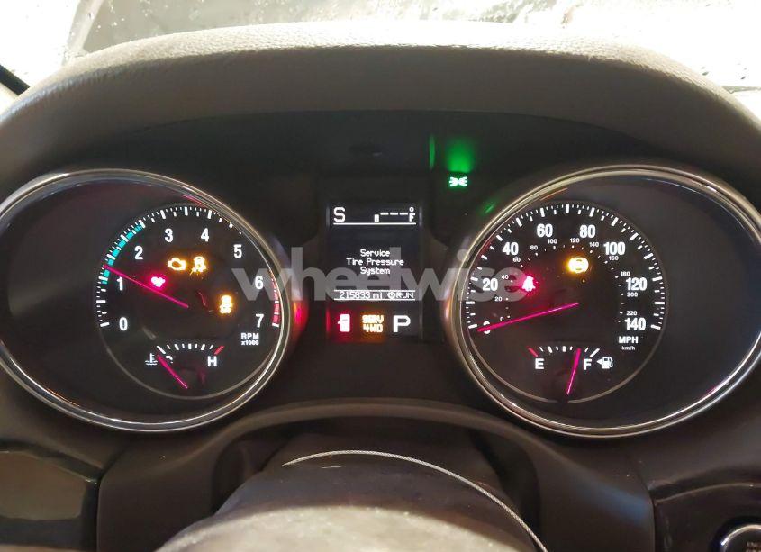 Photo 7 of 2011 Jeep Grand CHEROKEE LAREDO (VIN 1J4RR4GT3BC705682)