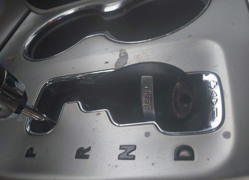 Photo 11 of 2011 Jeep Grand CHEROKEE LAREDO (VIN 1J4RR4GT5BC574464)