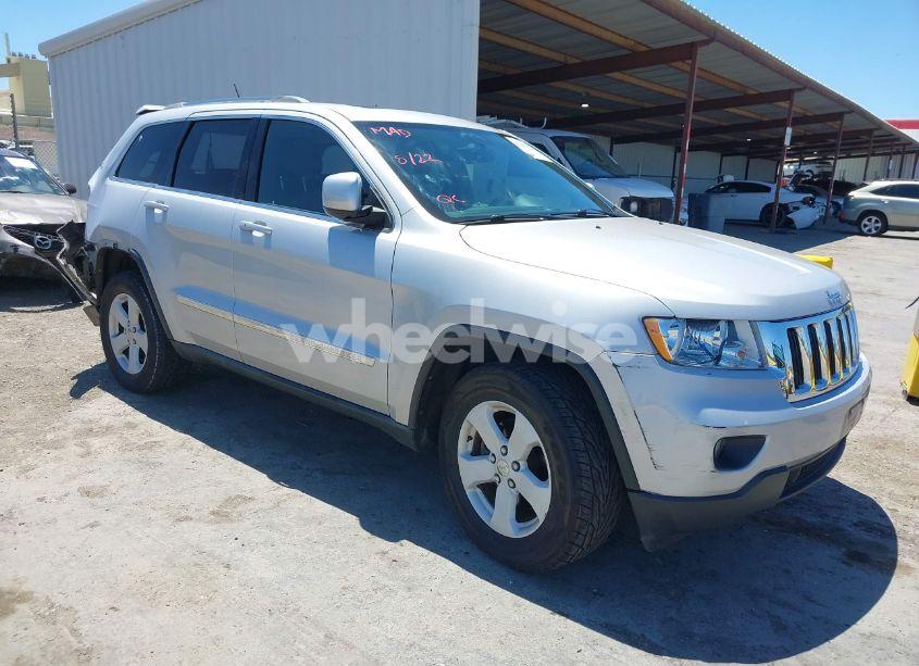 2011 Jeep Grand CHEROKEE LAREDO (VIN 1J4RR4GT5BC590986) main photo
