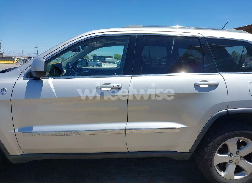 Photo 14 of 2011 Jeep Grand CHEROKEE LAREDO (VIN 1J4RR4GT5BC590986)