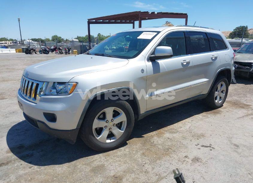 Photo 2 of 2011 Jeep Grand CHEROKEE LAREDO (VIN 1J4RR4GT5BC590986)