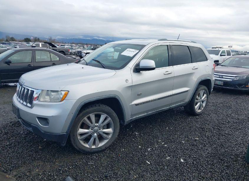 Photo 2 of 2011 Jeep Grand CHEROKEE LAREDO (VIN 1J4RR4GT8BC673828)