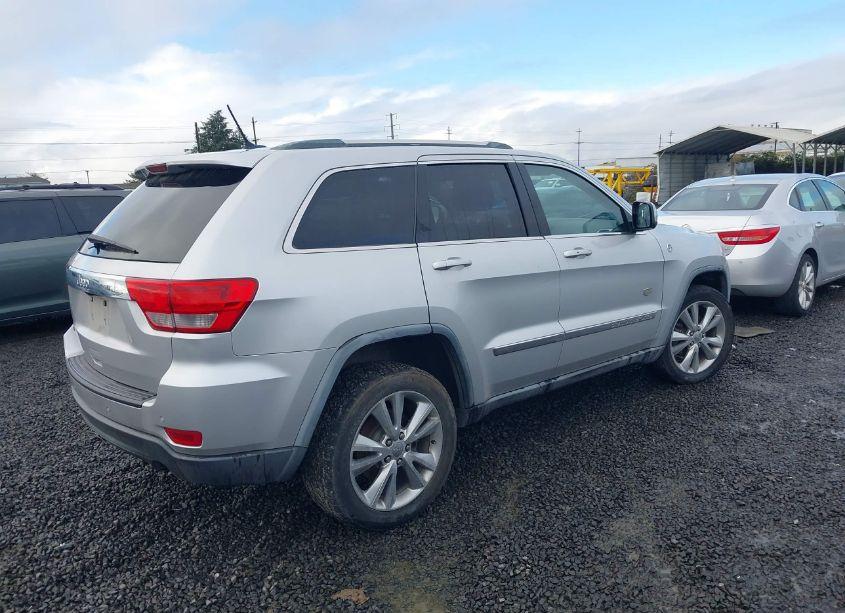 Photo 4 of 2011 Jeep Grand CHEROKEE LAREDO (VIN 1J4RR4GT8BC673828)