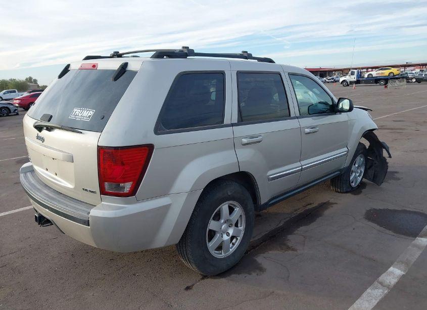 Photo 4 of 2010 Jeep Grand CHEROKEE LAREDO (VIN 1J4RR4GTXAC153323)