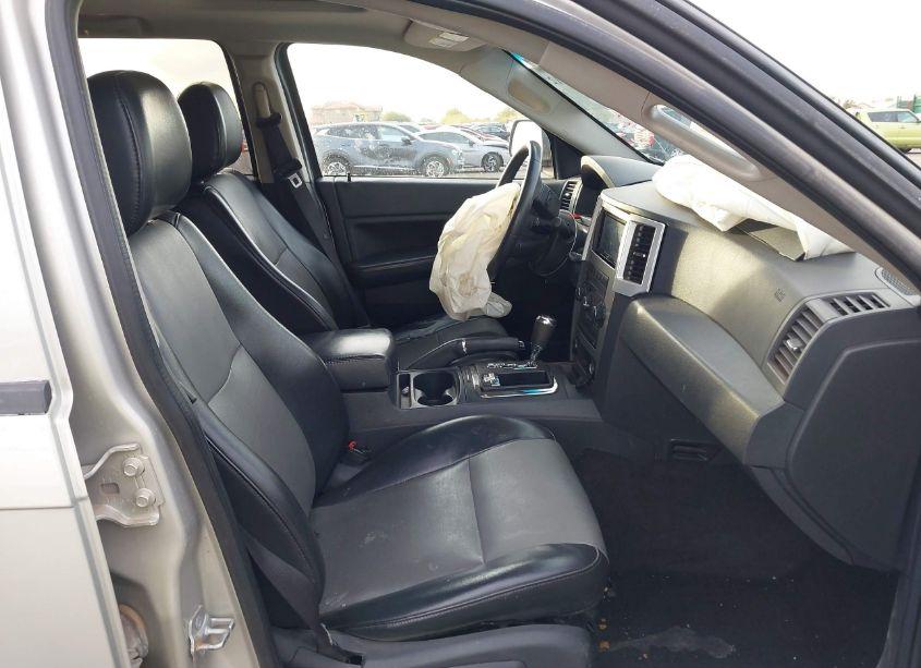 Photo 5 of 2010 Jeep Grand CHEROKEE LAREDO (VIN 1J4RR4GTXAC153323)