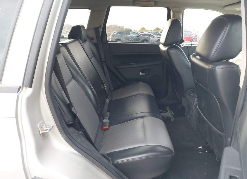 Photo 8 of 2010 Jeep Grand CHEROKEE LAREDO (VIN 1J4RR4GTXAC153323)