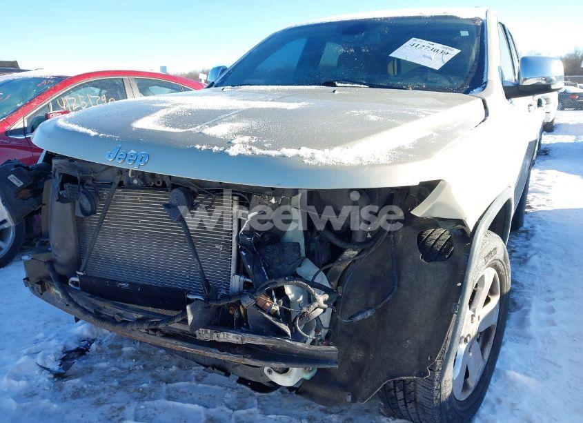 Photo 2 of 2011 Jeep Grand CHEROKEE LIMITED (VIN 1J4RR5GGXBC566952)