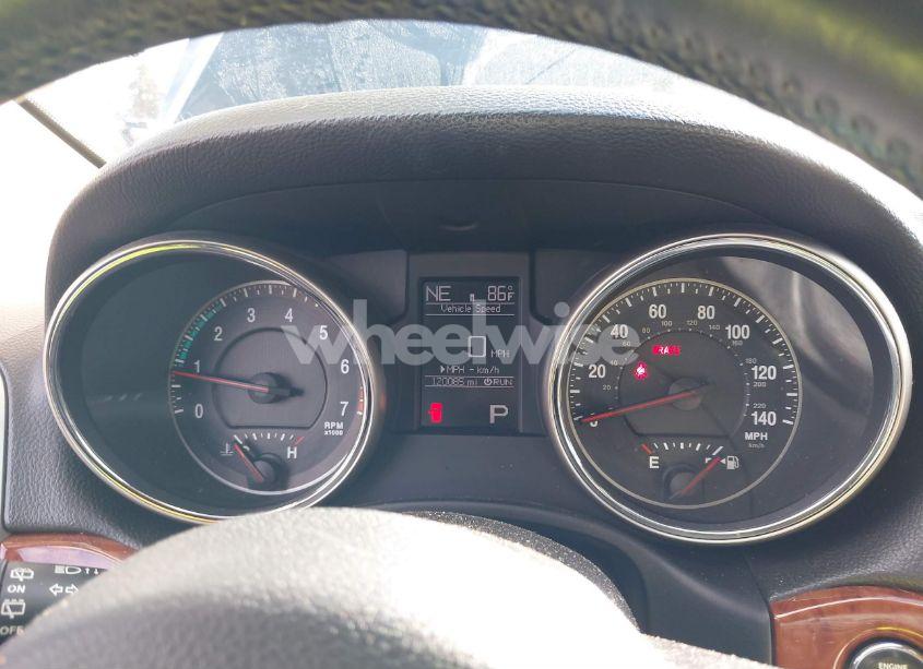 Photo 7 of 2011 Jeep Grand CHEROKEE LIMITED (VIN 1J4RR5GT9BC632047)