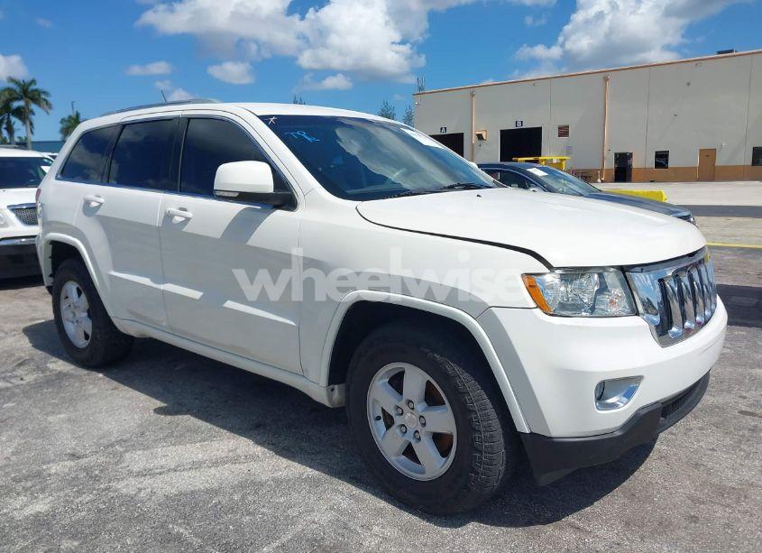 2011 Jeep Grand CHEROKEE LAREDO (VIN 1J4RS4GG0BC573388) main photo
