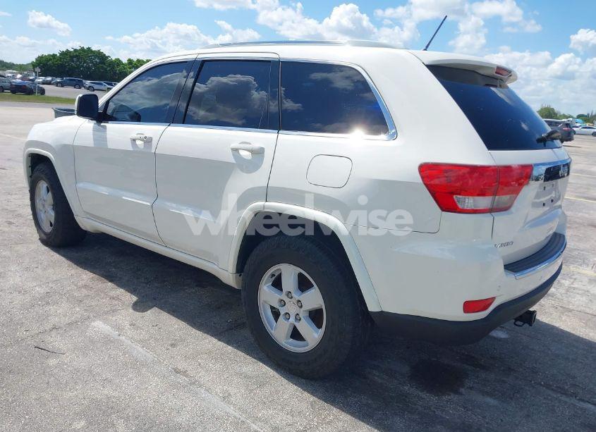 Photo 3 of 2011 Jeep Grand CHEROKEE LAREDO (VIN 1J4RS4GG0BC573388)