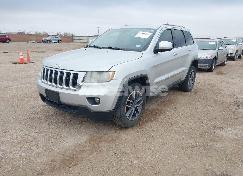 Photo 2 of 2011 Jeep Grand CHEROKEE LAREDO (VIN 1J4RS4GG0BC739697)