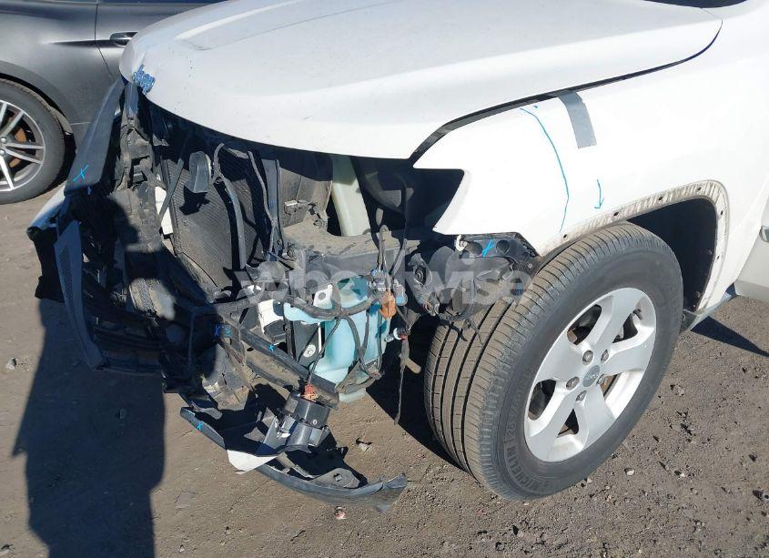 Photo 15 of 2011 Jeep Grand CHEROKEE LAREDO (VIN 1J4RS4GG1BC524247)