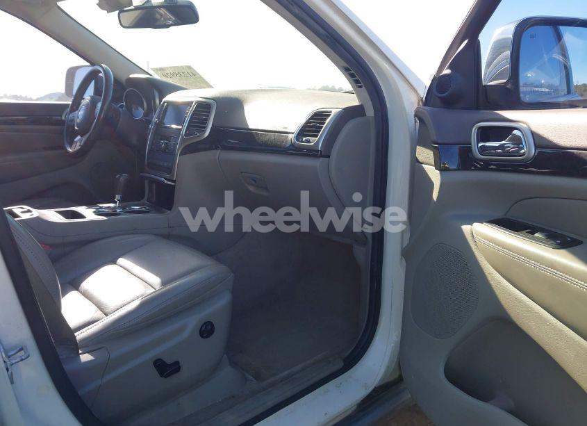 Photo 5 of 2011 Jeep Grand CHEROKEE LAREDO (VIN 1J4RS4GG1BC524247)