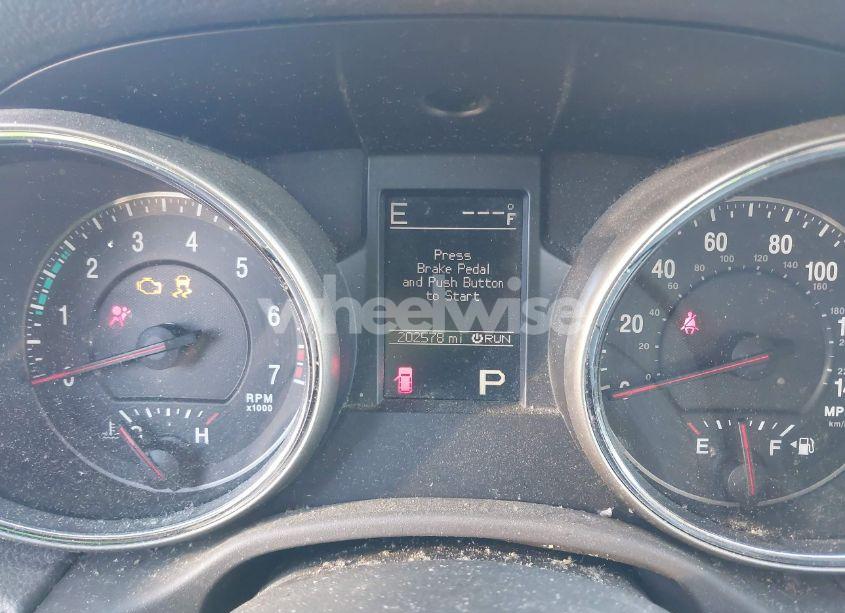 Photo 7 of 2011 Jeep Grand CHEROKEE LAREDO (VIN 1J4RS4GG1BC537385)