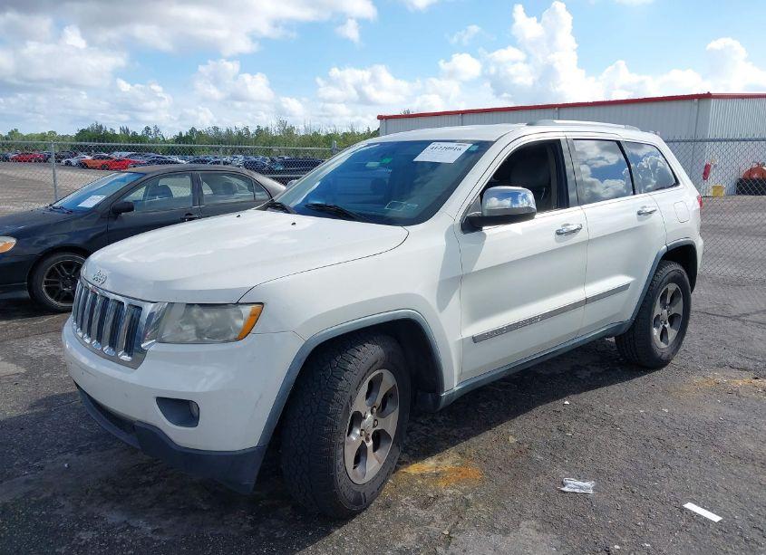 Photo 2 of 2011 Jeep Grand CHEROKEE LAREDO (VIN 1J4RS4GG2BC532048)