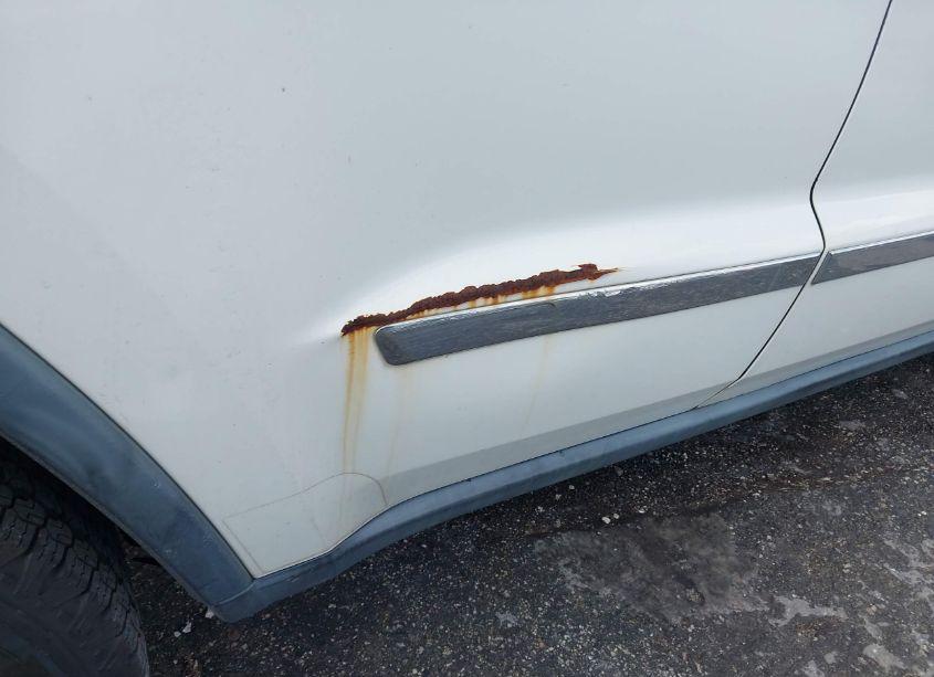 Photo 6 of 2011 Jeep Grand CHEROKEE LAREDO (VIN 1J4RS4GG2BC532048)