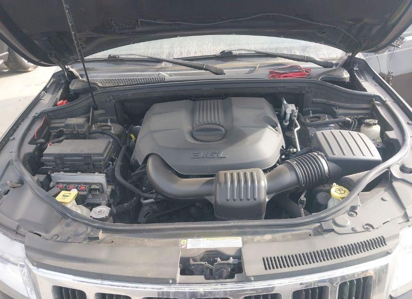 Photo 10 of 2011 Jeep Grand CHEROKEE LAREDO (VIN 1J4RS4GG3BC531877)