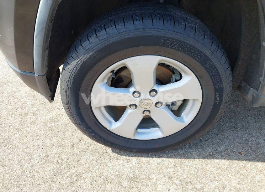 Photo 15 of 2011 Jeep Grand CHEROKEE LAREDO (VIN 1J4RS4GG4BC597645)