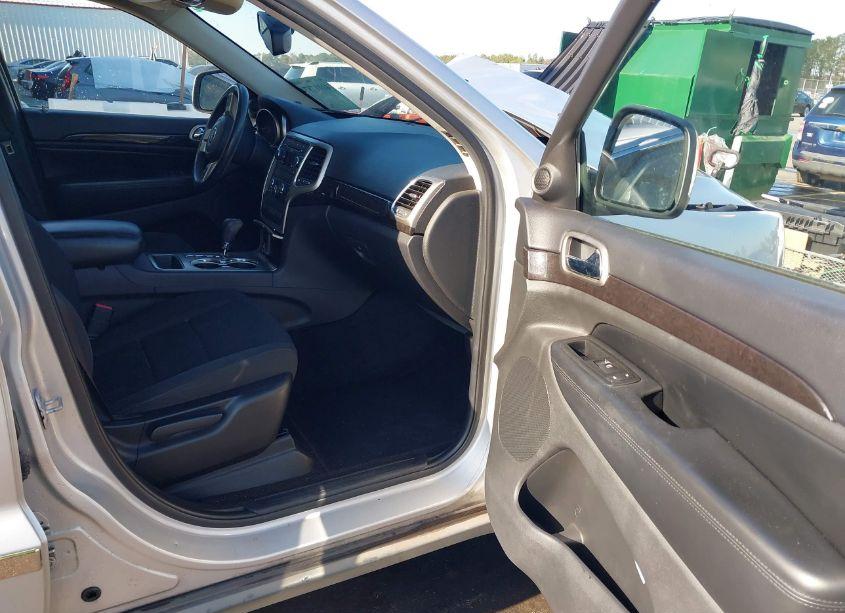 Photo 5 of 2011 Jeep Grand CHEROKEE LAREDO (VIN 1J4RS4GG5BC513770)