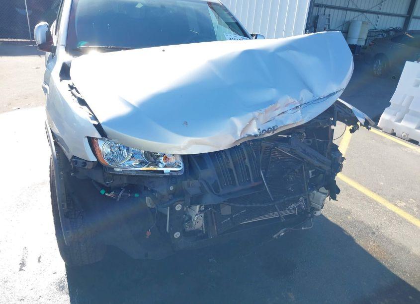 Photo 6 of 2011 Jeep Grand CHEROKEE LAREDO (VIN 1J4RS4GG5BC513770)