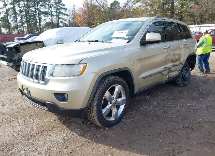 Photo 2 of 2011 Jeep Grand CHEROKEE LAREDO (VIN 1J4RS4GG5BC615571)