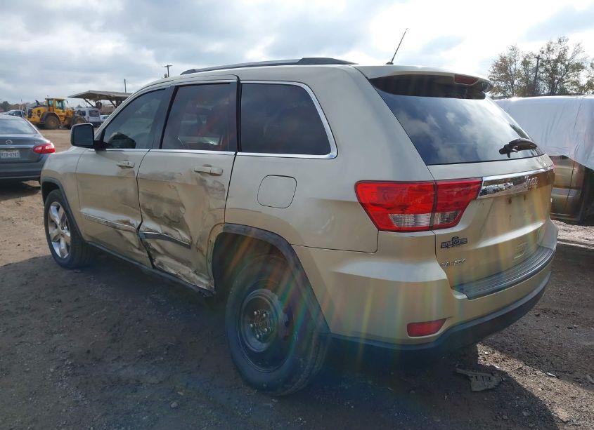 Photo 3 of 2011 Jeep Grand CHEROKEE LAREDO (VIN 1J4RS4GG5BC615571)