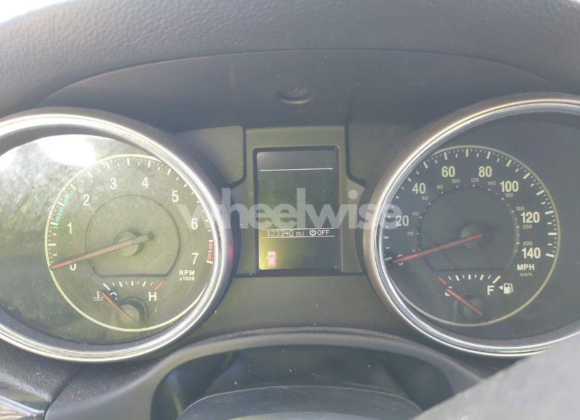 Photo 7 of 2011 Jeep Grand CHEROKEE LAREDO (VIN 1J4RS4GG8BC509874)