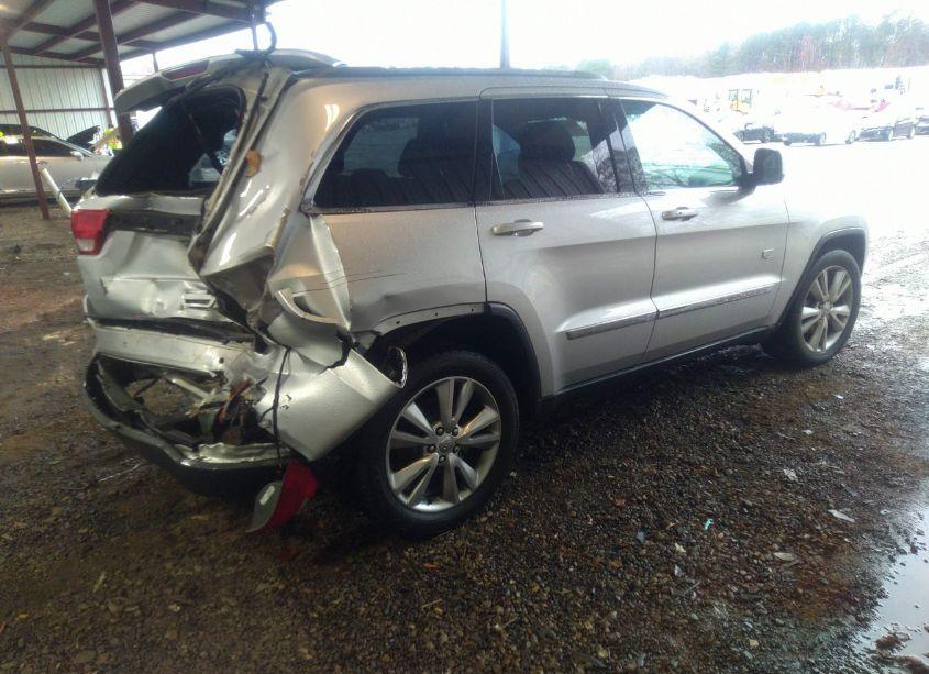 Photo 4 of 2011 Jeep Grand CHEROKEE LAREDO (VIN 1J4RS4GG8BC646748)