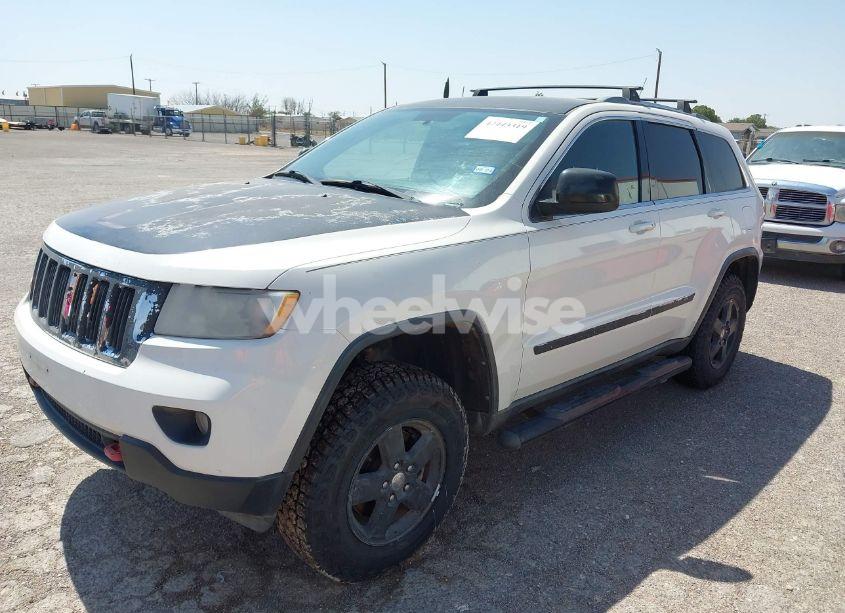 Photo 2 of 2011 Jeep Grand CHEROKEE LAREDO (VIN 1J4RS4GG9BC533875)