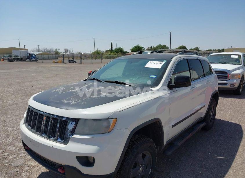 Photo 5 of 2011 Jeep Grand CHEROKEE LAREDO (VIN 1J4RS4GG9BC533875)