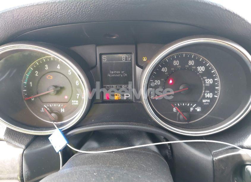 Photo 6 of 2011 Jeep Grand CHEROKEE LAREDO (VIN 1J4RS4GG9BC533875)