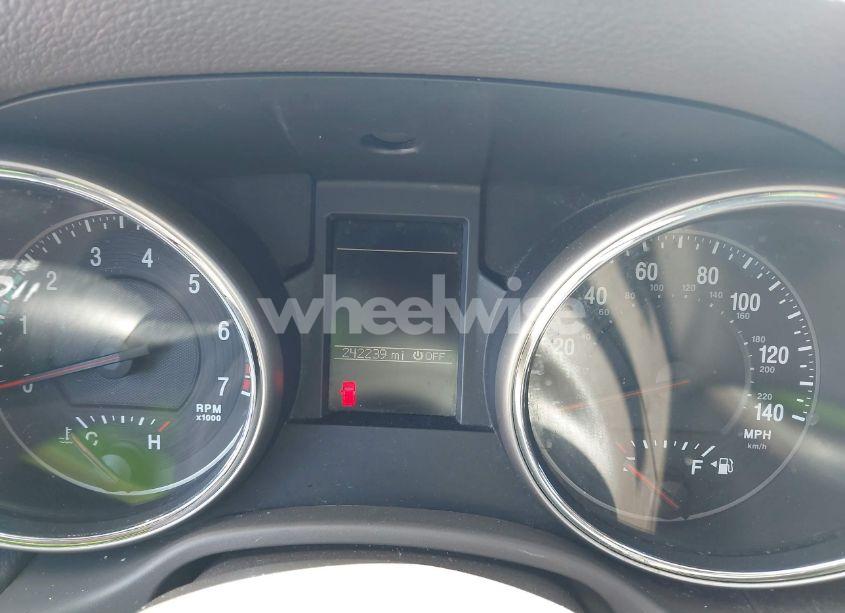 Photo 7 of 2011 Jeep Grand CHEROKEE LAREDO (VIN 1J4RS4GGXBC513523)