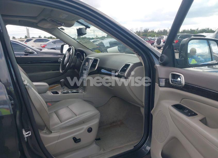 Photo 5 of 2011 Jeep Grand CHEROKEE LAREDO (VIN 1J4RS4GGXBC535215)