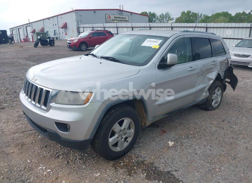 Photo 2 of 2011 Jeep Grand CHEROKEE LAREDO (VIN 1J4RS4GGXBC564035)