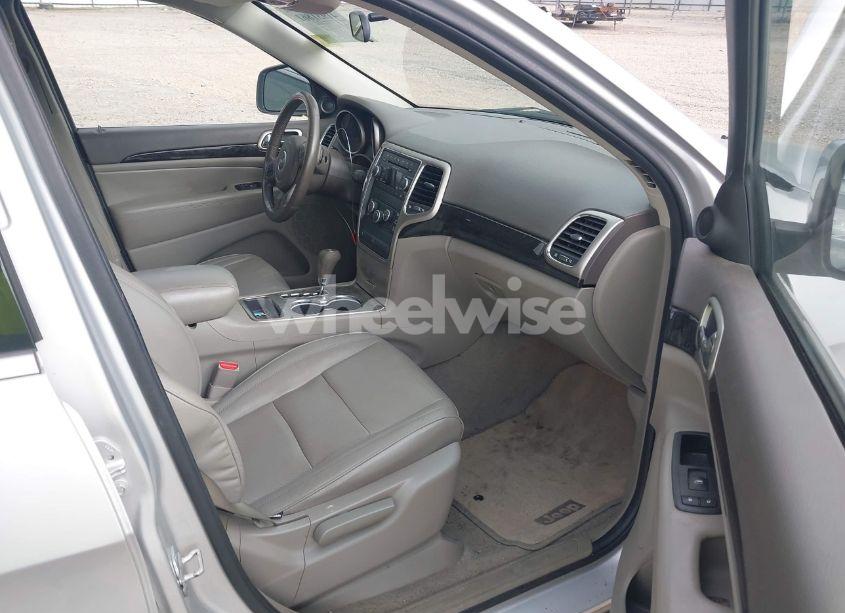 Photo 5 of 2011 Jeep Grand CHEROKEE LAREDO (VIN 1J4RS4GGXBC564035)