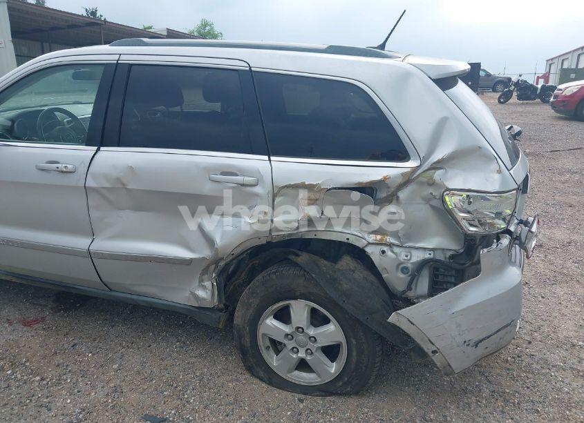 Photo 6 of 2011 Jeep Grand CHEROKEE LAREDO (VIN 1J4RS4GGXBC564035)