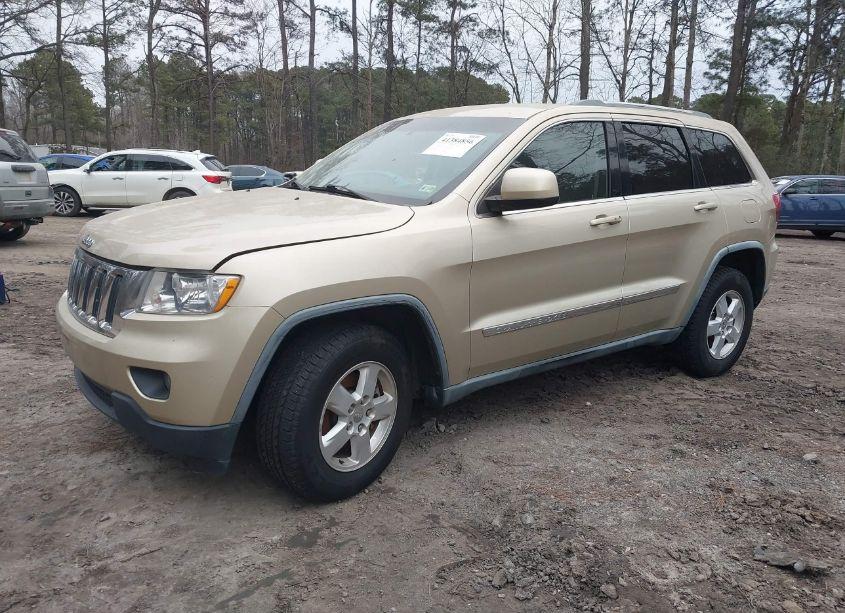 Photo 2 of 2011 Jeep Grand CHEROKEE LAREDO (VIN 1J4RS4GGXBC564388)