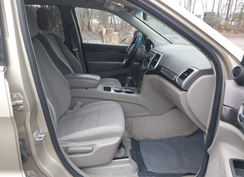 Photo 5 of 2011 Jeep Grand CHEROKEE LAREDO (VIN 1J4RS4GGXBC564388)