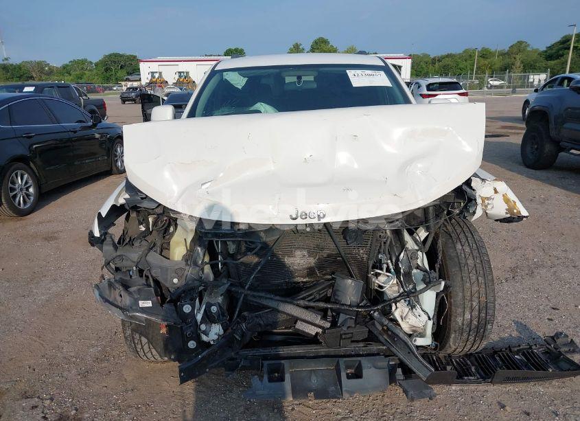 Photo 12 of 2011 Jeep Grand CHEROKEE LAREDO (VIN 1J4RS4GGXBC591946)