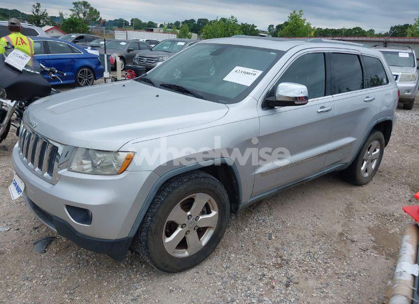Photo 2 of 2011 Jeep Grand CHEROKEE LIMITED (VIN 1J4RS5GG7BC597208)