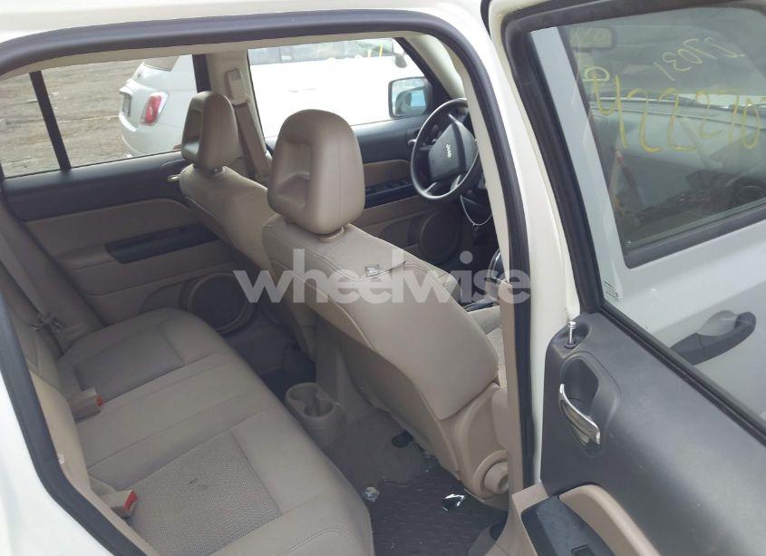 Photo 8 of 2009 Jeep Patriot SPORT (VIN 1J8FF28B49D217933)