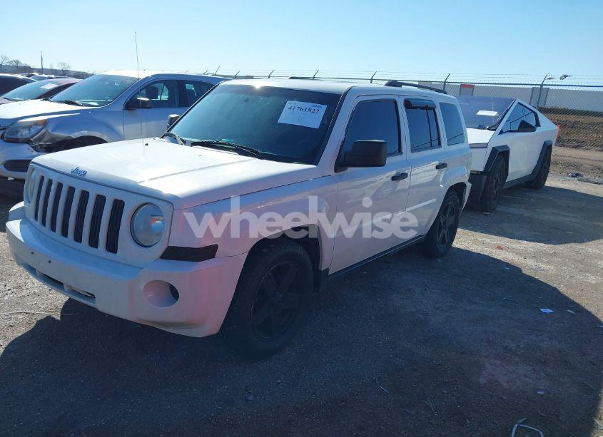 Photo 2 of 2008 Jeep Patriot SPORT (VIN 1J8FF28W08D635875)