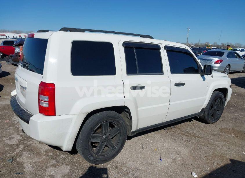 Photo 4 of 2008 Jeep Patriot SPORT (VIN 1J8FF28W08D635875)