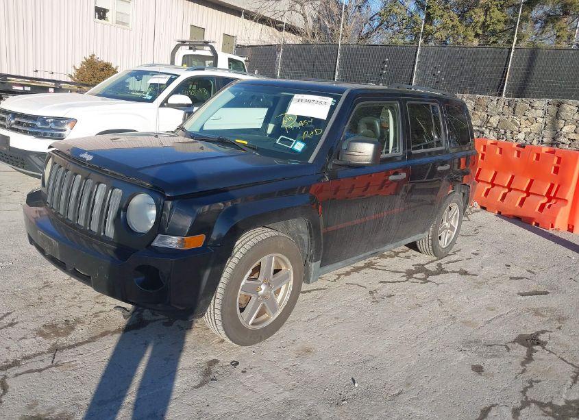 Photo 2 of 2008 Jeep Patriot SPORT (VIN 1J8FF28W08D663823)