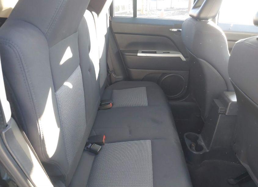 Photo 8 of 2008 Jeep Patriot SPORT (VIN 1J8FF28W08D663823)