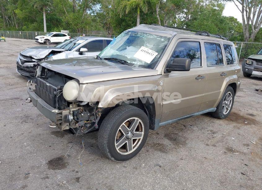 Photo 2 of 2008 Jeep Patriot SPORT (VIN 1J8FF28W08D746927)