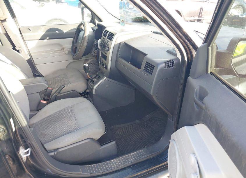 Photo 5 of 2007 Jeep Patriot SPORT (VIN 1J8FF28W17D395542)