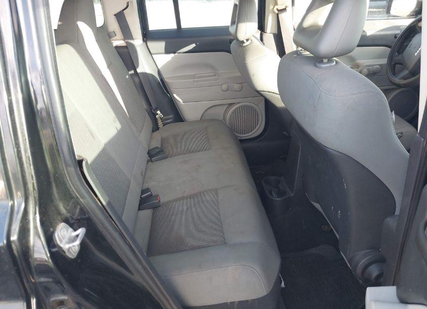 Photo 8 of 2007 Jeep Patriot SPORT (VIN 1J8FF28W17D395542)